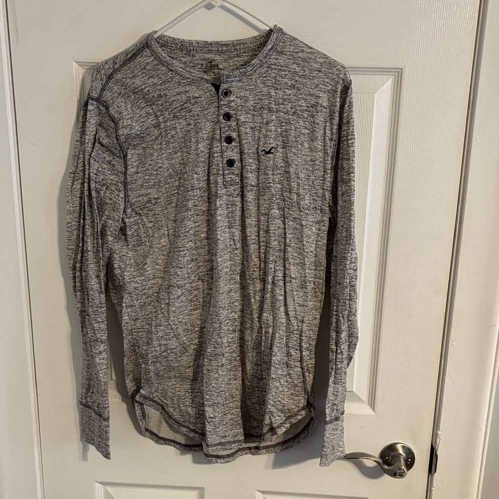 Hollister Heathered Gray Long Sleeve Henley